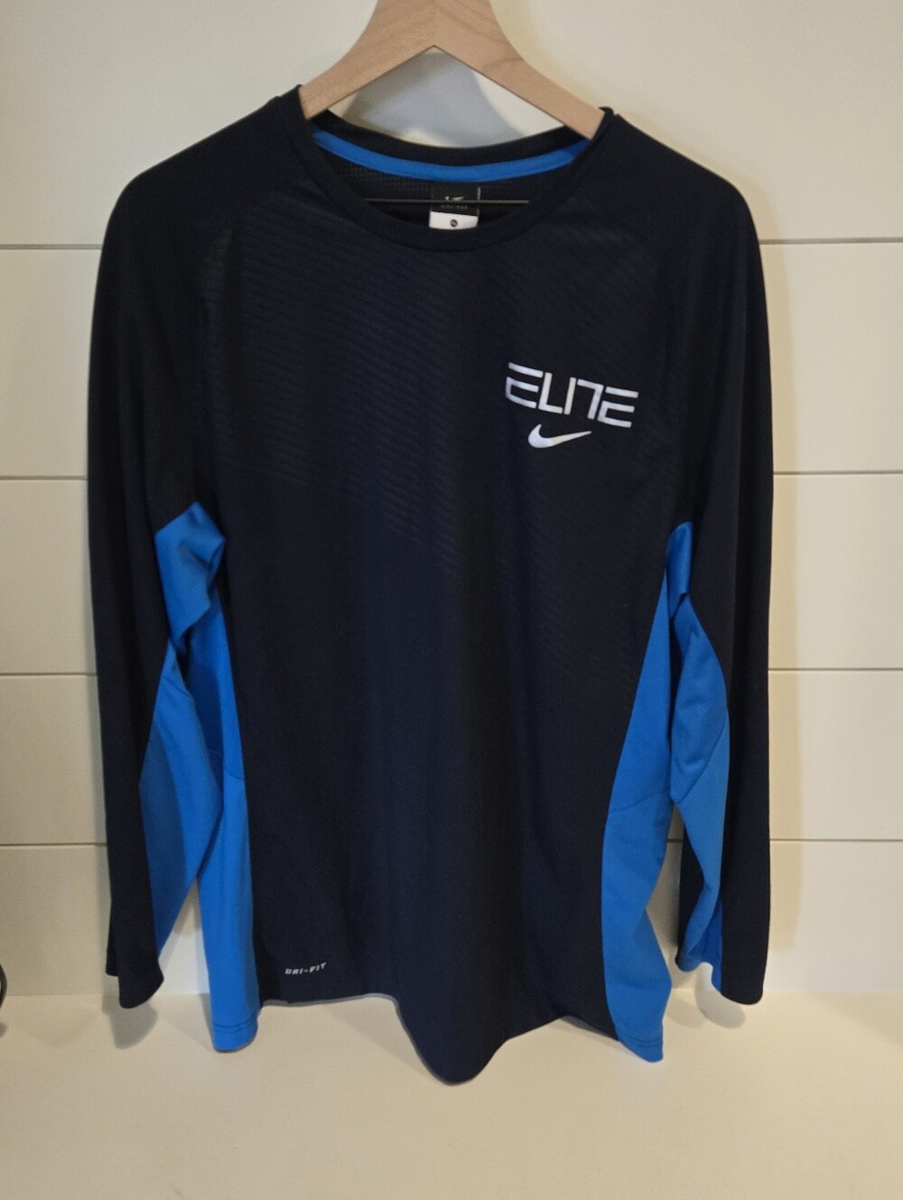 Nike Mens Black and Blue Long Sleeve Elite Dri-FIT Top